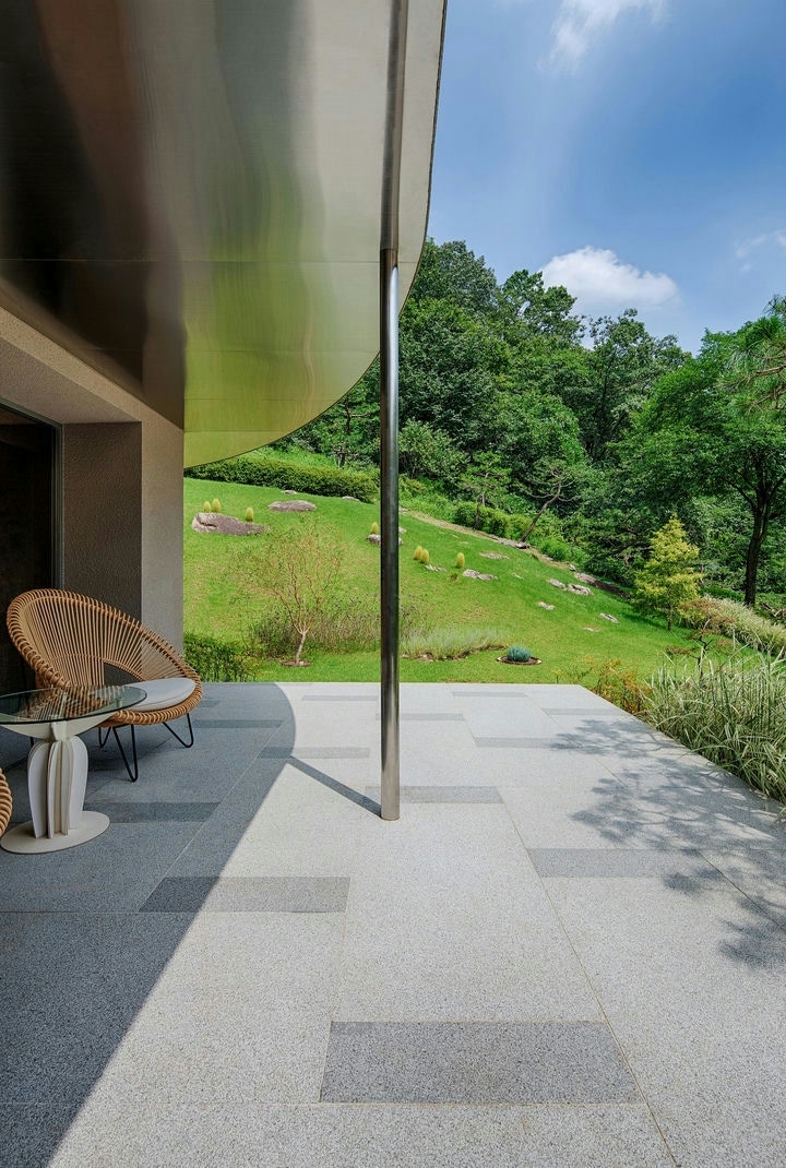 Mobile 메인 이미지 0